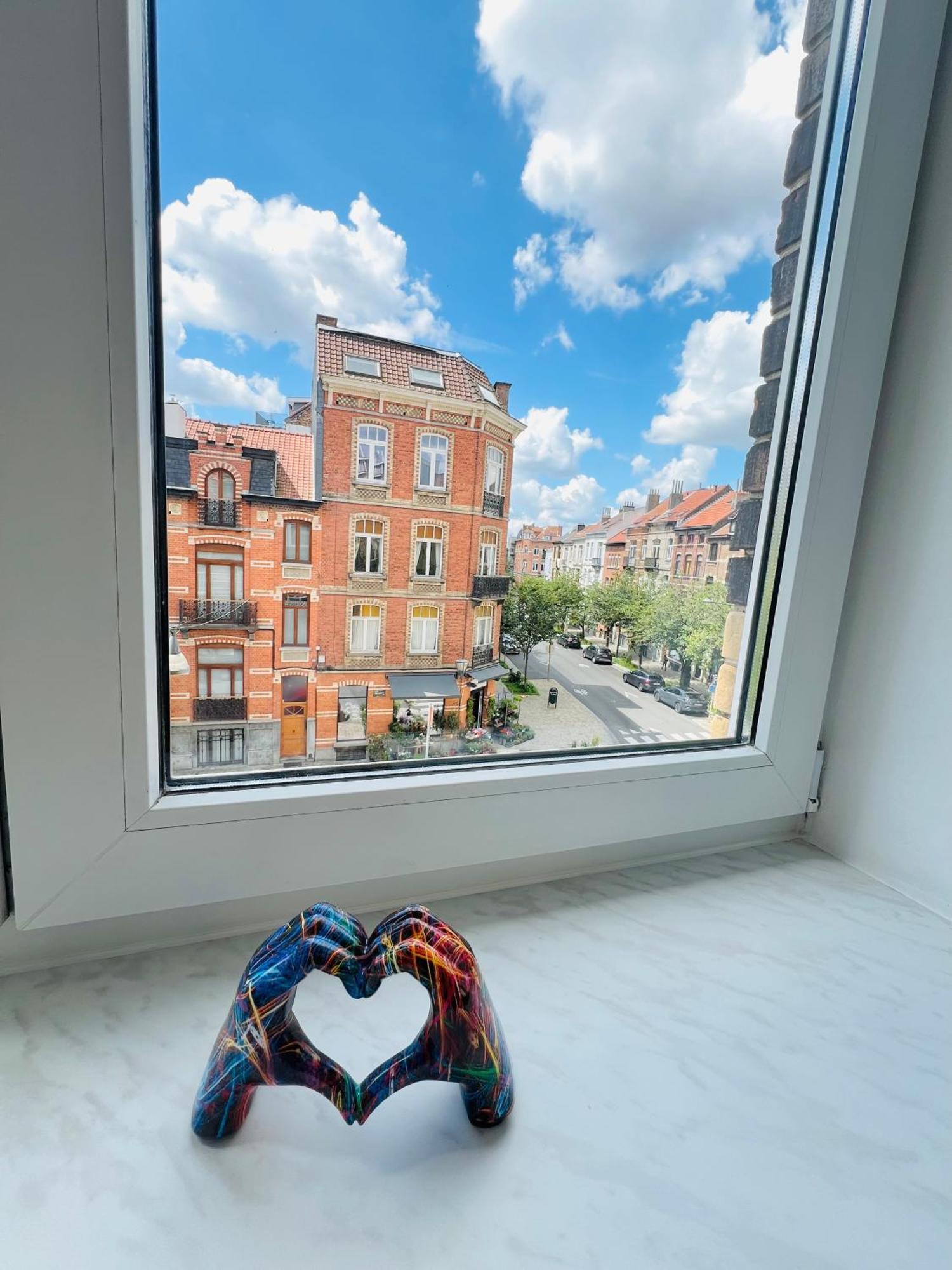 Renove Et Radieux A Bruxelles Bagian luar foto